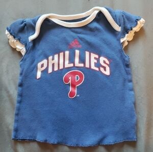 Baby Phillies top